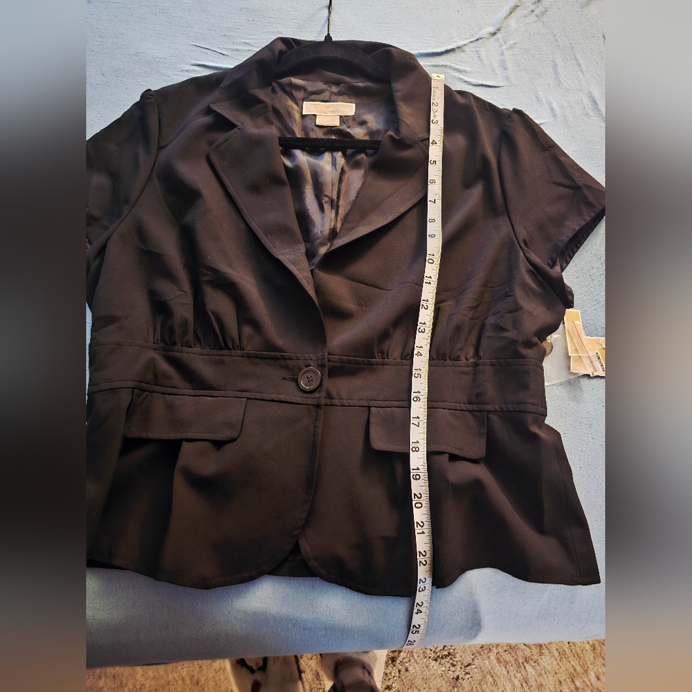 Women's Michael Kors Short-Sleeved Blazer - Picture 10 of 10